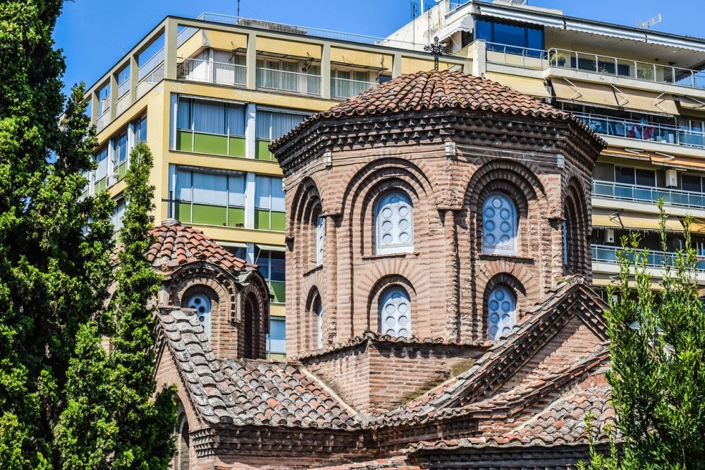 yunanistan in selanik kentindeki kaynagi bilinmeyen ses halki cildirtmak uzere 2